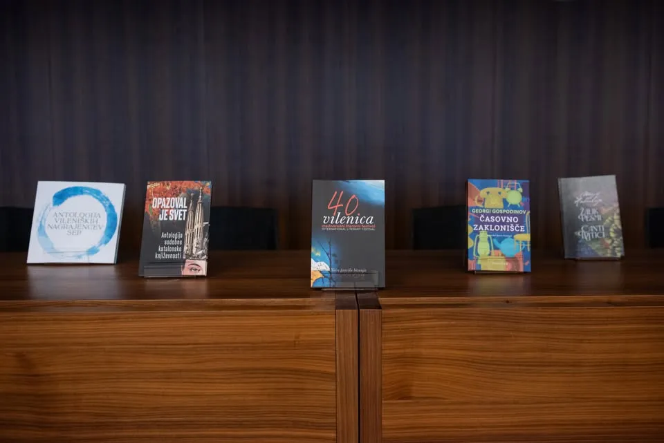 Organizer cover image 